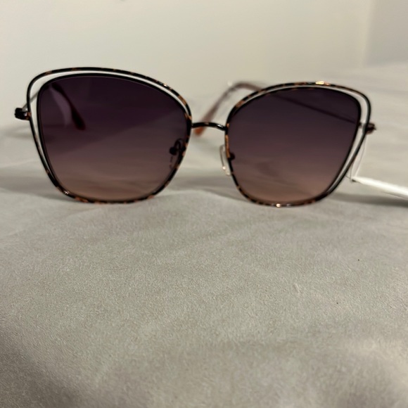 Lane Bryant Accessories - NEW Lane Bryant Sunglasses